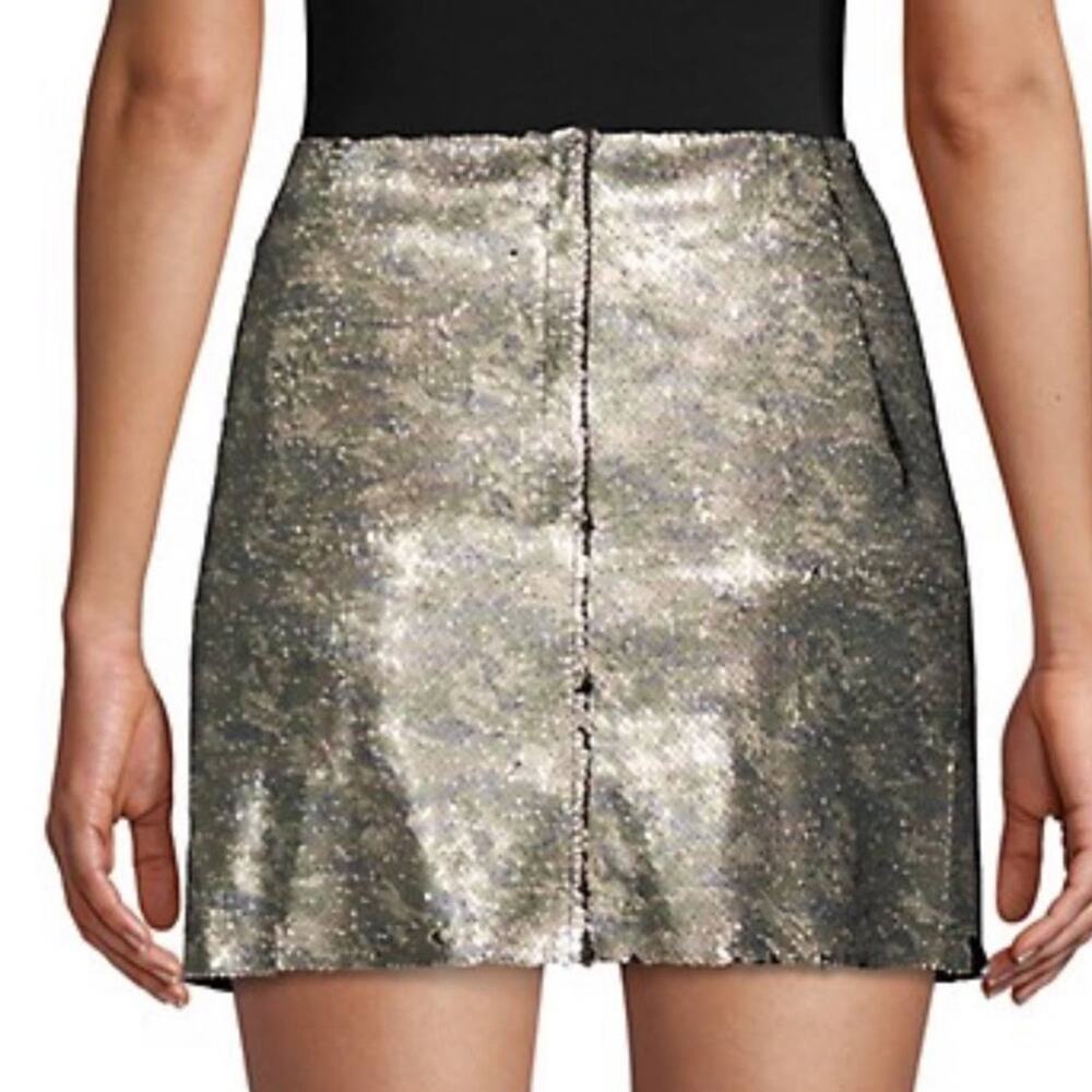 Free People Women's Black/Green Camo Reverse Sequin Stretch Mini Skirt sz 6 - Picture 4 of 8